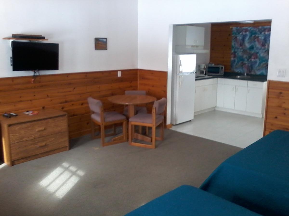 Quiet Bay Inn & Cafe Magnetawan Экстерьер фото