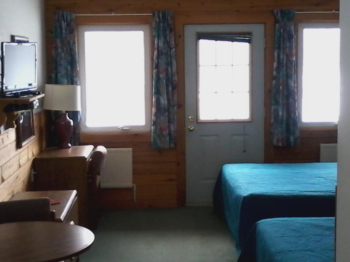 Quiet Bay Inn & Cafe Magnetawan Экстерьер фото